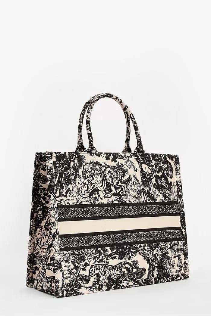 Luxurious Ladies Bag
